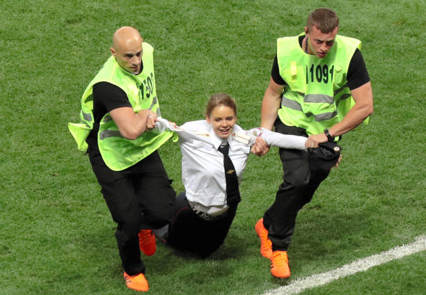 应不卑不亢 应不卑不亢