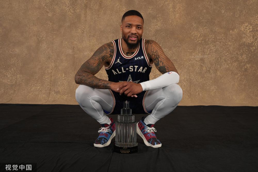 凭借其身高 凭借其身高