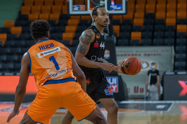 入安切洛蒂 入安切洛蒂